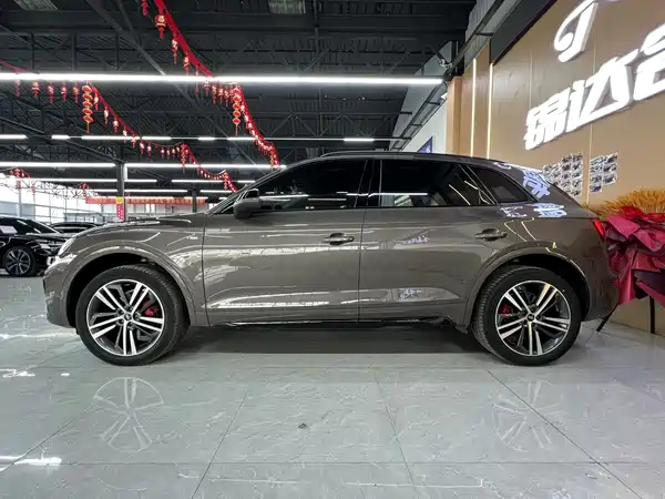 Audi Q5L 2022, фото 13