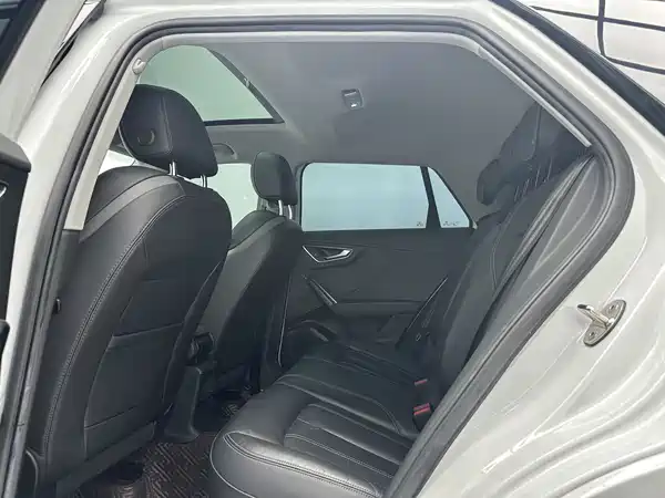 Audi Q2L 2022, фото 6