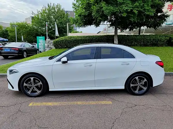 Mercedes-Benz A-Class 2023, фото 3