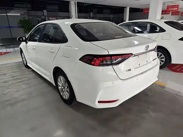Toyota Corolla 2022, фото 5