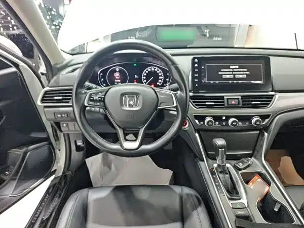 Honda Accord 2022, фото 10