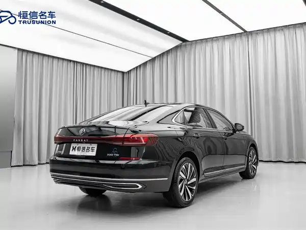 Volkswagen Passat 2023, фото 5
