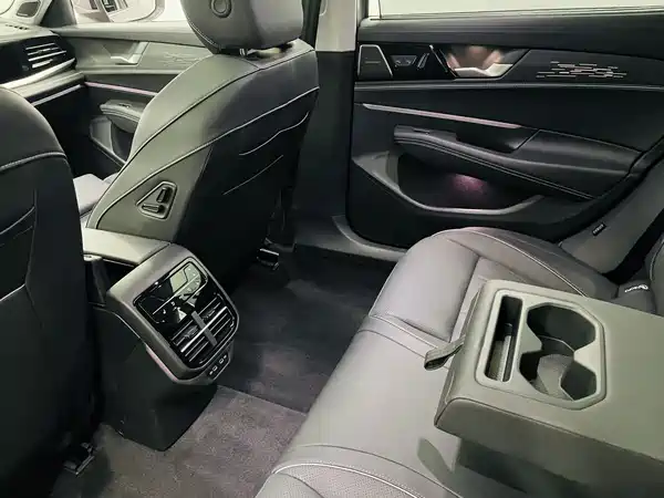 Volkswagen Passat 2025, фото 12