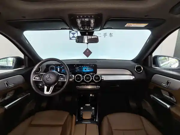 Mercedes-Benz GLB 2022, фото 10