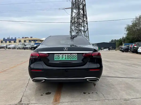 Mercedes-Benz E-Class PHEV 2022, фото 7
