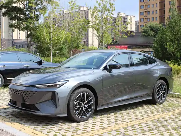 Changan UNI-V iDD 2024