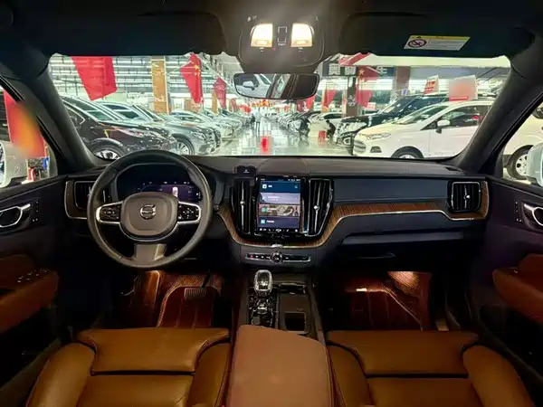 Volvo XC60 2024, фото 10