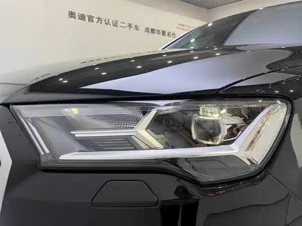 Audi Q7 2022, фото 8