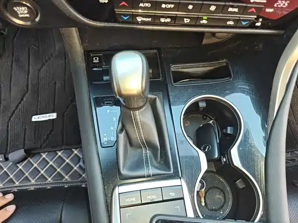 Lexus RX 2020, фото 13