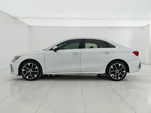 Audi A3 2022, фото 8
