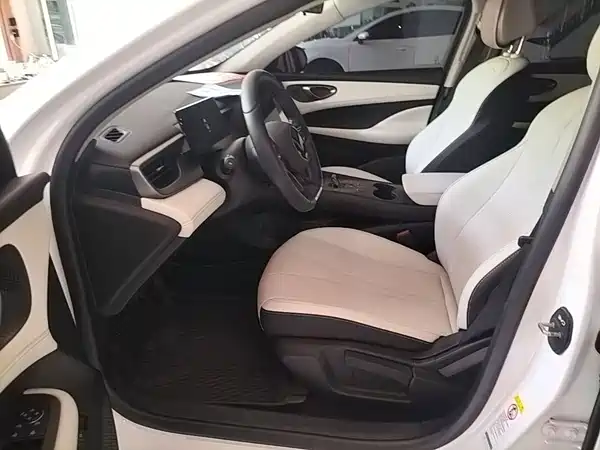 BYD Seal 05 DM-i 2025, фото 15