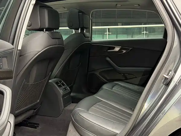 Audi A4L 2022, фото 12