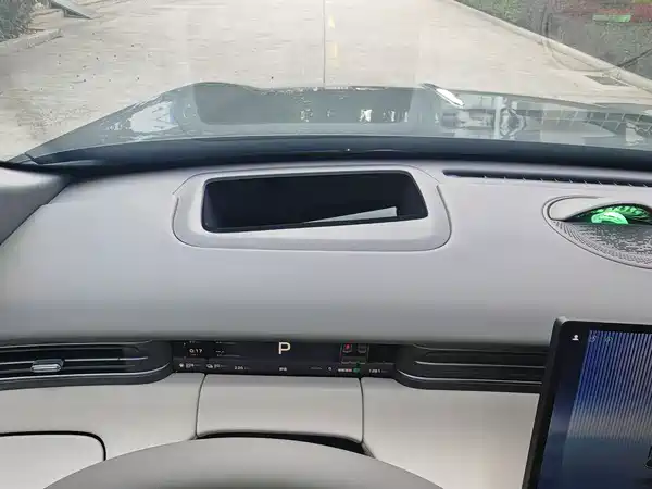 Hongqi HS6 PHEV 2026, фото 21