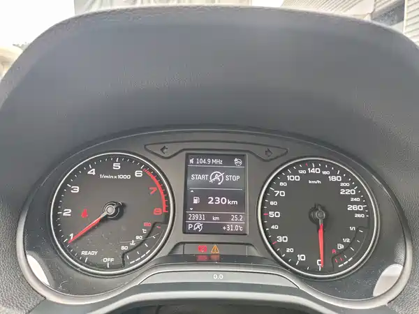 Audi Q2L 2022, фото 12