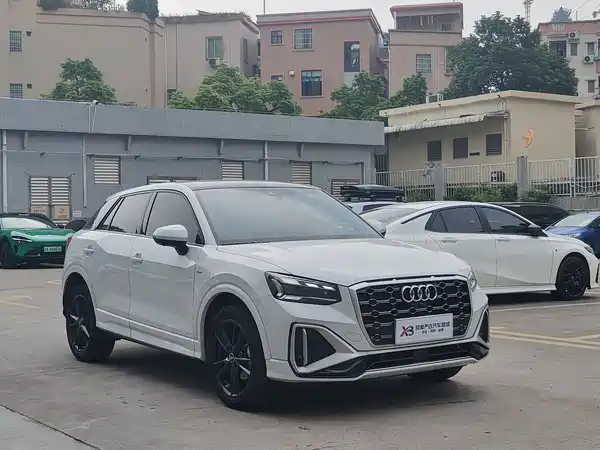 Audi Q2L 2022, фото 3