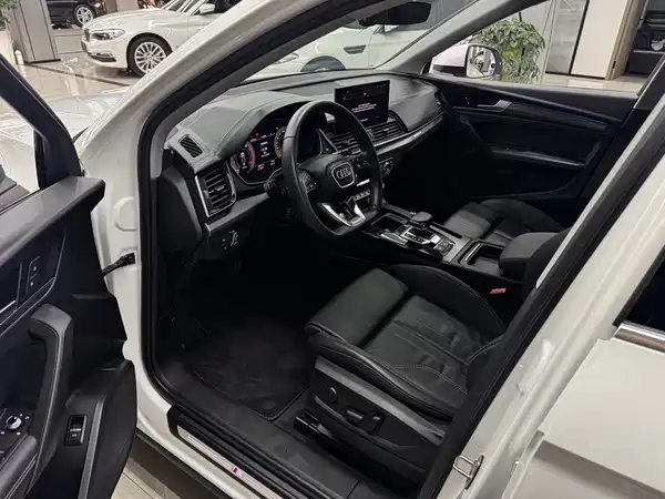 Audi Q5L 2022, фото 7