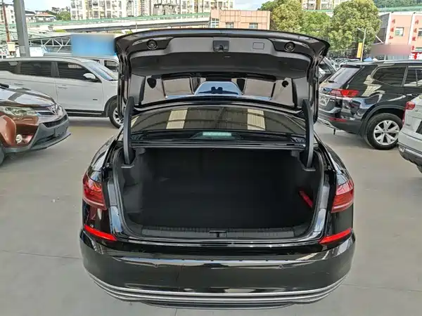 Volkswagen Passat 2023, фото 18