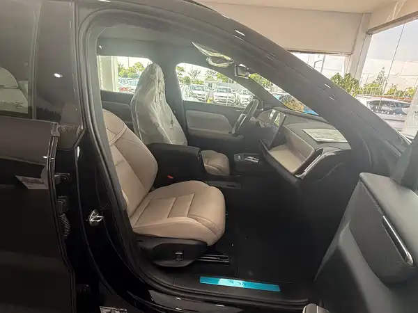 Volvo XC70 PHEV 2026, фото 17