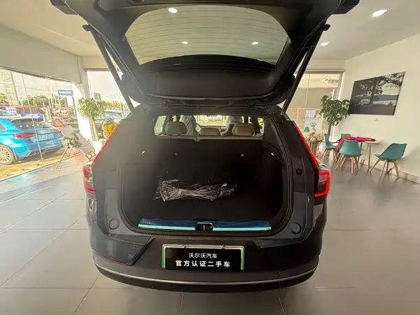 Volvo XC70 PHEV 2025, фото 8