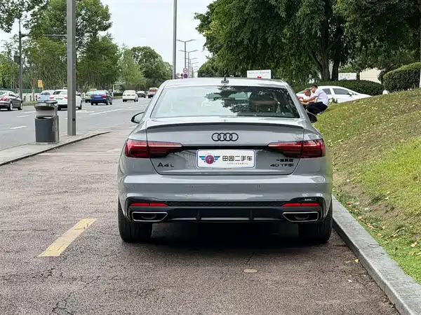 Audi A4L 2025, фото 5