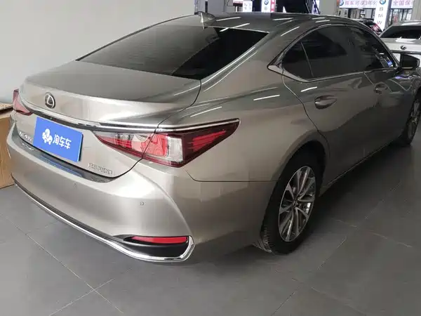 Lexus ES 2022, фото 3