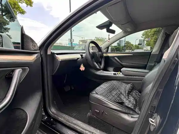 Tesla Model Y 2022, фото 4