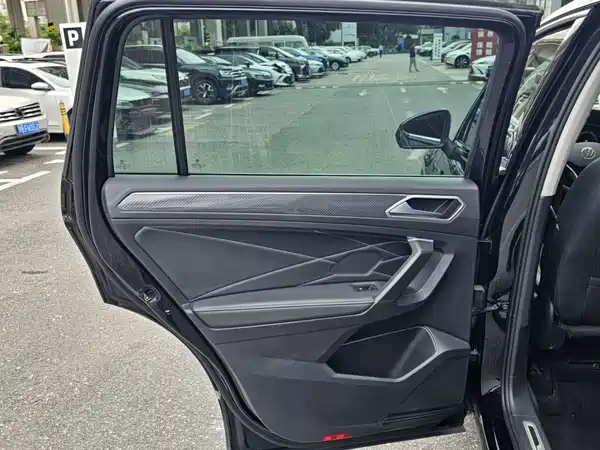 Volkswagen Tiguan L 2022, фото 12