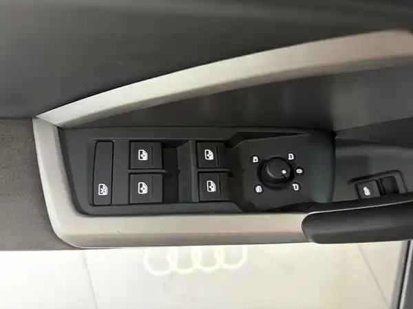 Audi Q3 2023, фото 12