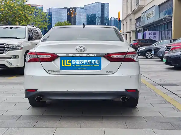 Toyota Camry 2021, фото 4