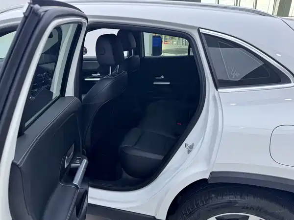 Mercedes-Benz GLA 2024, фото 8
