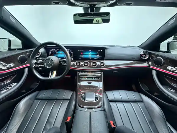 Mercedes-Benz E-Class 2023, фото 18