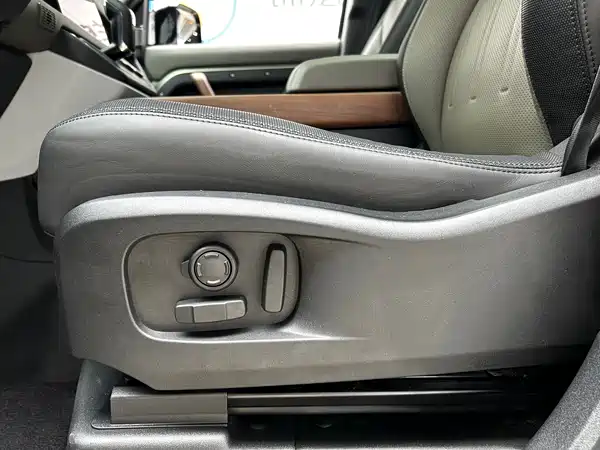 Land Rover Defender 2022, фото 7