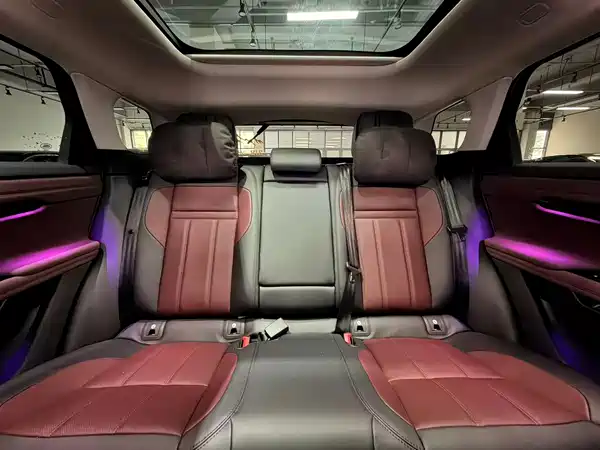 Land Rover Range Rover Evoque 2026, фото 12