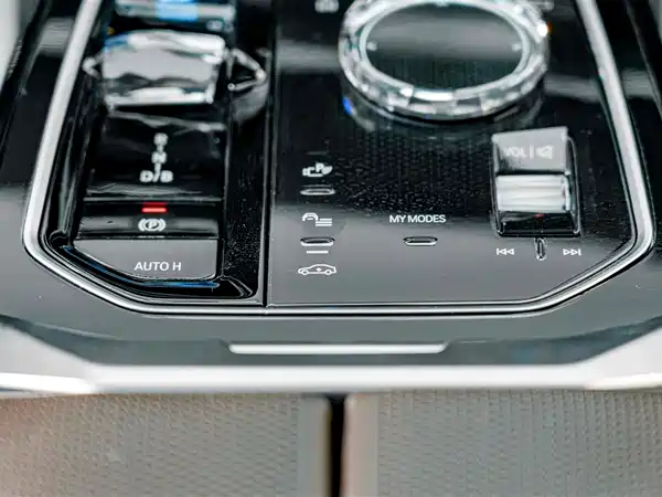BMW i7 2023, фото 16