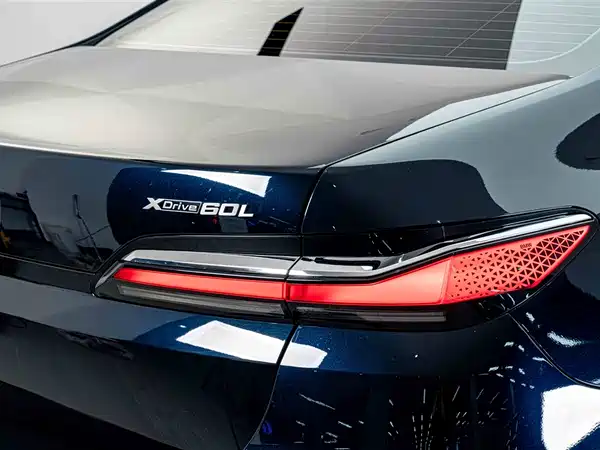 BMW i7 2023, фото 8