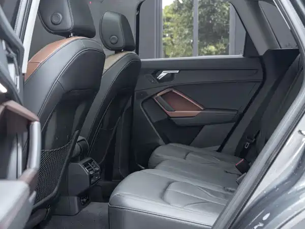 Audi Q3 2022, фото 16