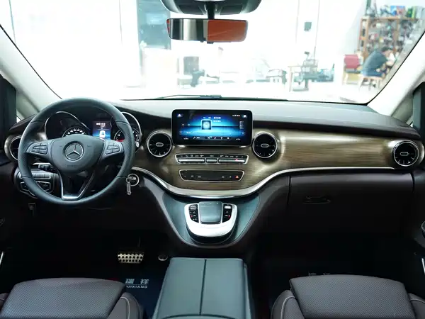 Mercedes-Benz V-Class 2022, фото 17