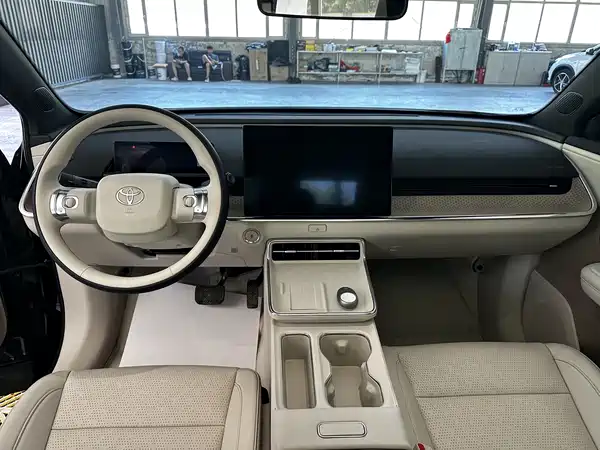 Toyota bZ3X 2025, фото 8