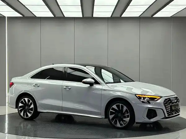 Audi A3 2023, фото 6
