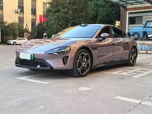 Xiaomi SU7 2024