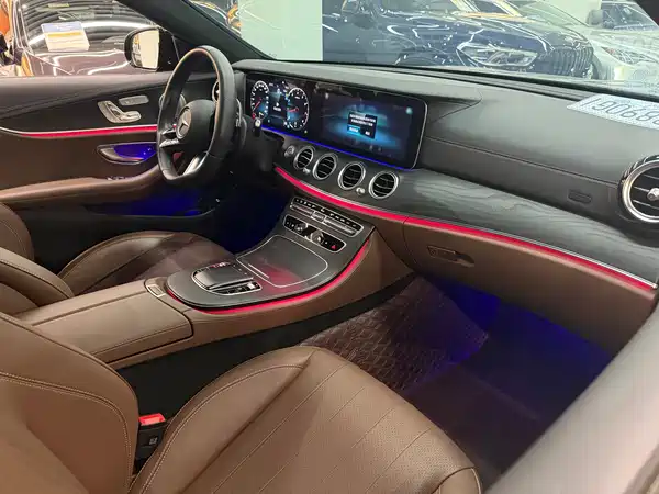 Mercedes-Benz E-Class 2023, фото 4