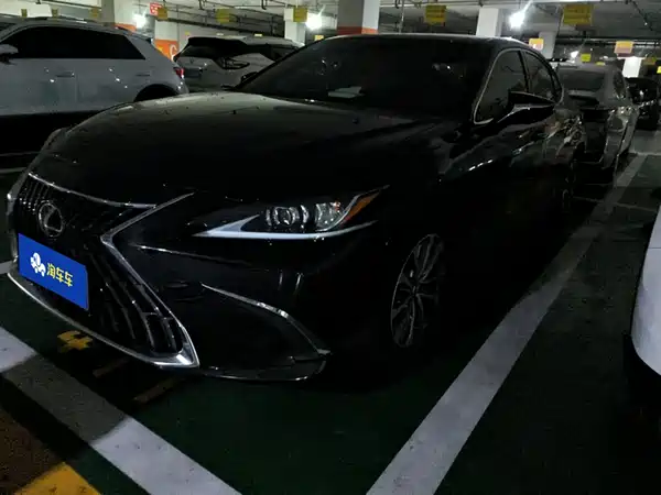 Lexus ES 2023