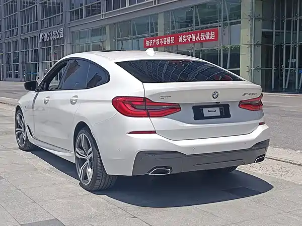 BMW 6 Series GT 2022, фото 6