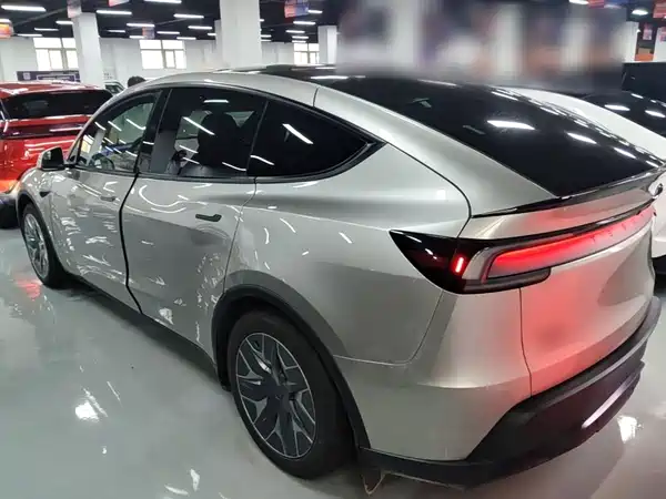 Tesla Model Y L 2025, фото 23