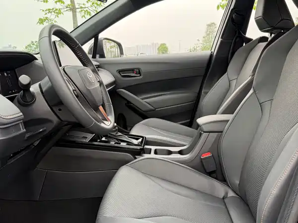 Toyota Frontlander 2025, фото 14
