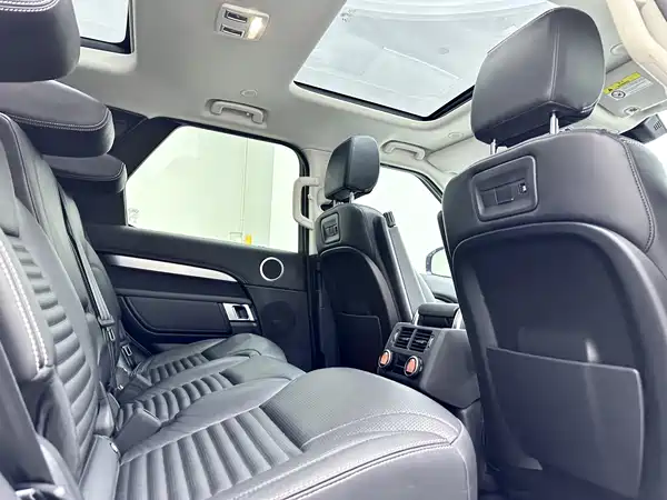 Land Rover Discovery 2021, фото 13