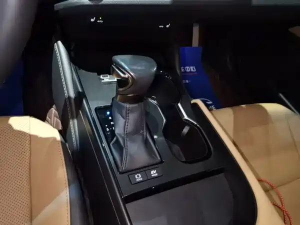 Lexus ES 2022, фото 13