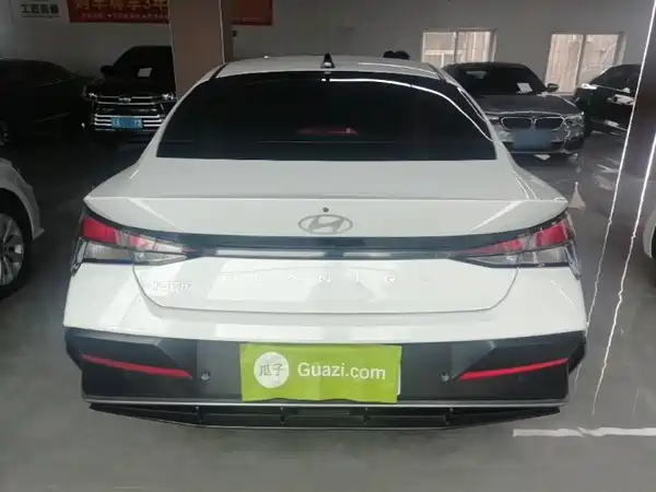 Hyundai Elantra 2023, фото 5