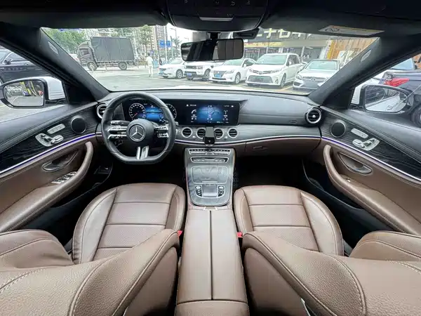 Mercedes-Benz E-Class 2022, фото 9