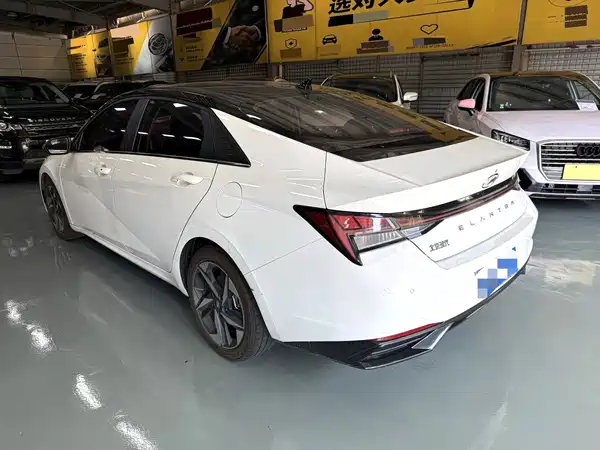 Hyundai Elantra 2022, фото 6